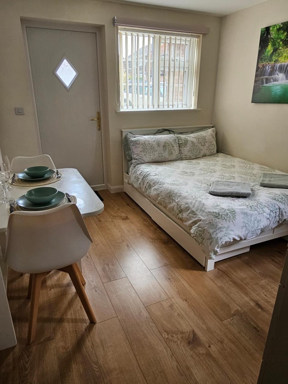 Photo of the whole room