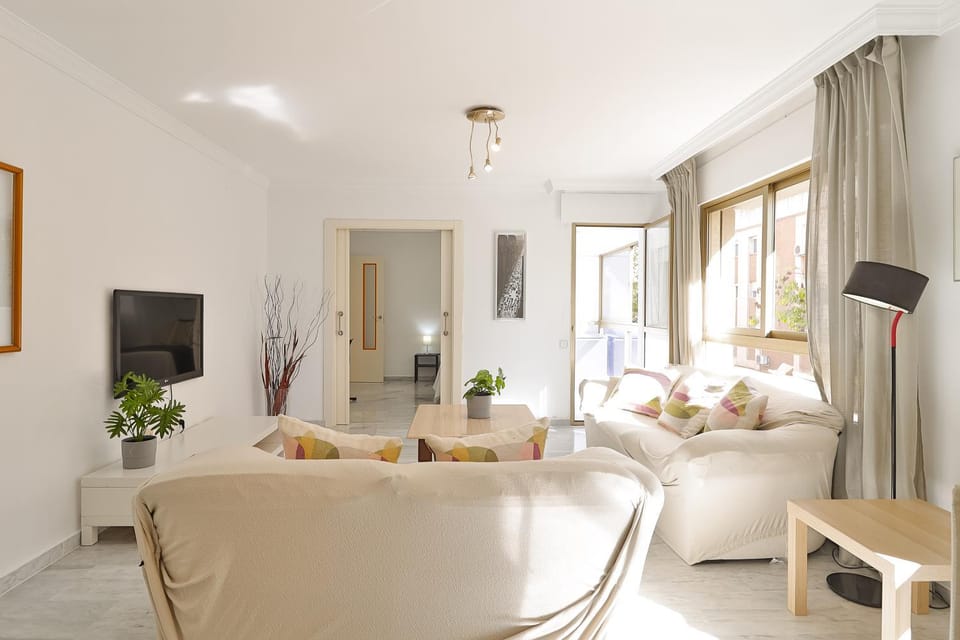 Communal lounge/ TV room, TV and multimedia, Living room, Seating area