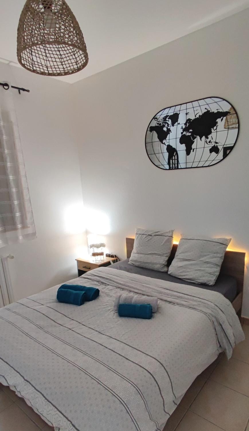 Bed, Photo of the whole room, Bedroom, towels