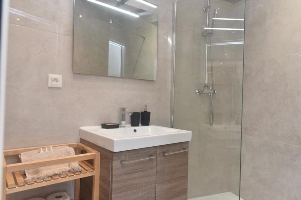 Nice T2 in the historic center of Antibes Apartment in Antibes