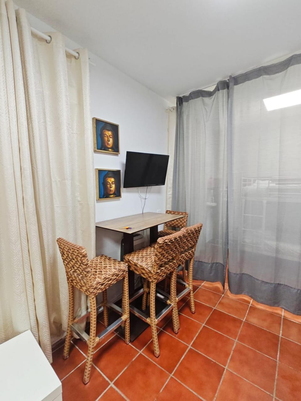 TV and multimedia, Dining area