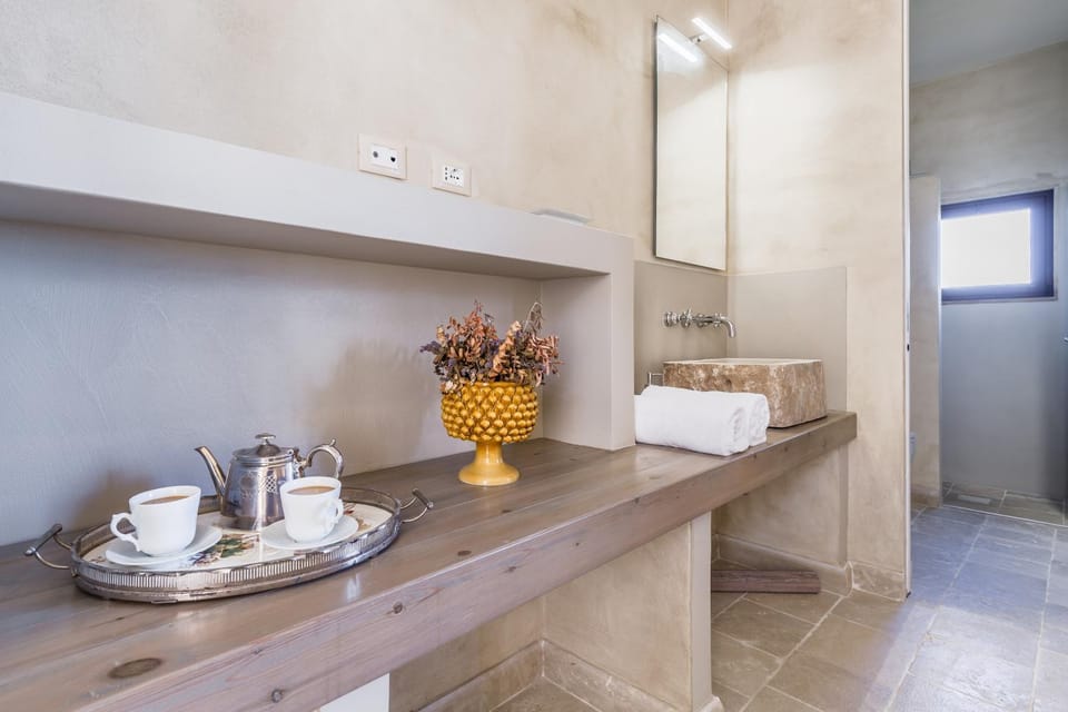Bathroom, towels