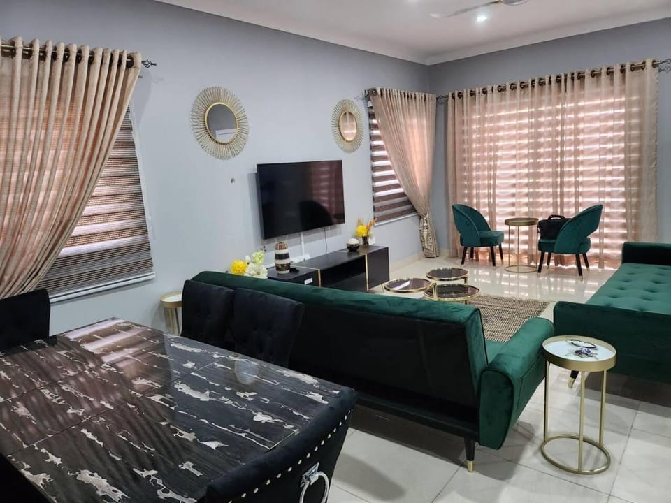 Spacious Luxury 3Bed Hse in Tema - Netflix Wi-fi House in Greater Accra Region, Ghana