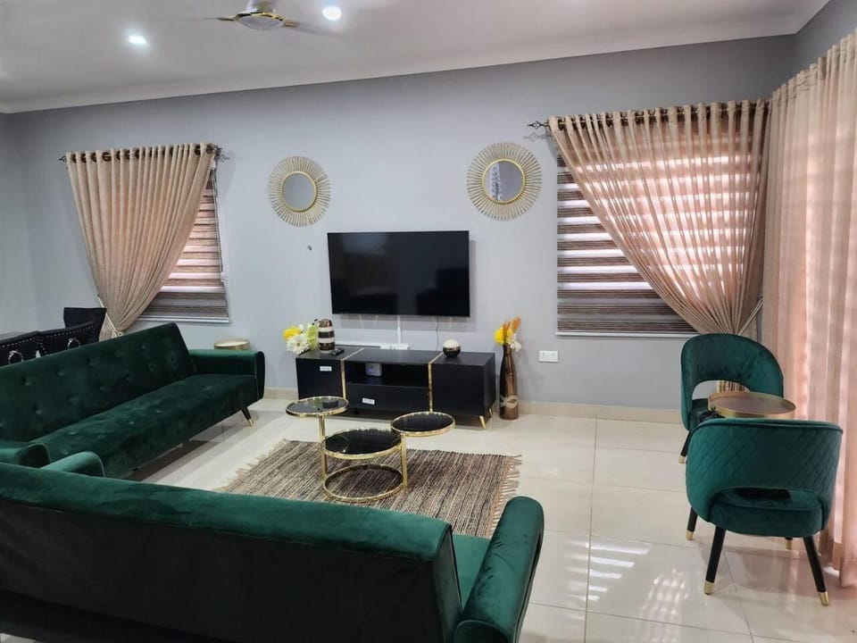 Spacious Luxury 3Bed Hse in Tema - Netflix Wi-fi House in Greater Accra Region, Ghana