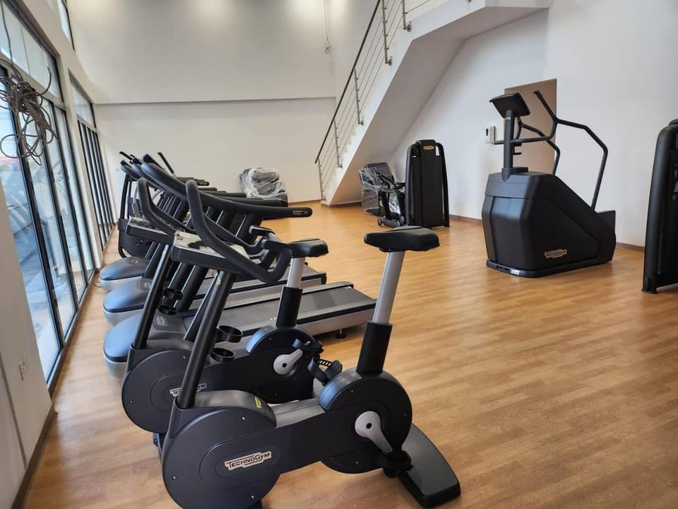 Elegant & Luxury Gem-5 Star Location -Pools Gym! Apartment in Accra