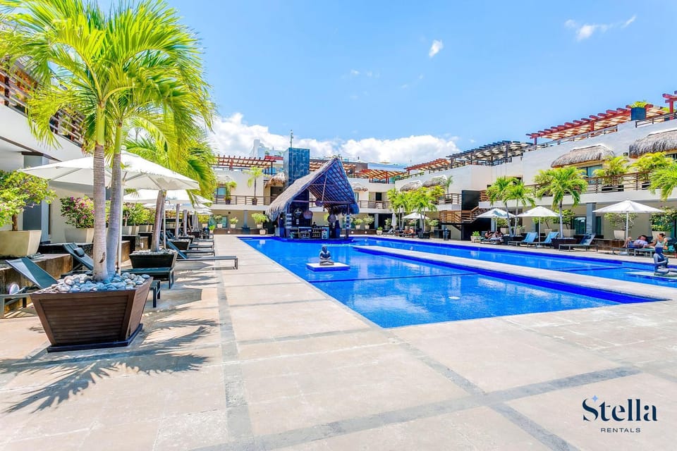 Property building, Swimming pool