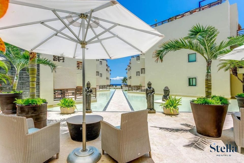 Top Beachfront Complex Private Patio & Shared Pool Apartment in Playa del Carmen
