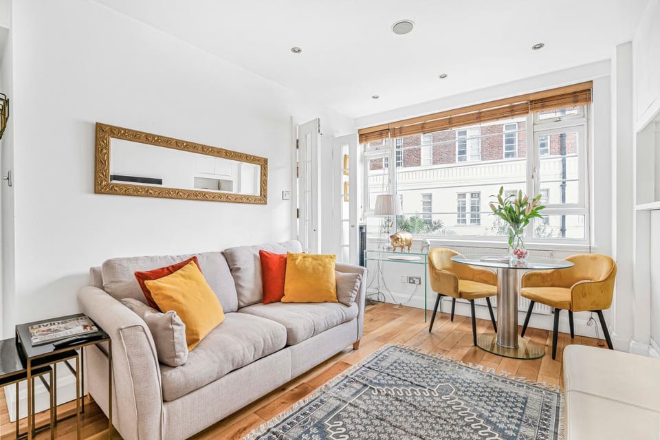 Elegant 1 Bedroom flat near Harrods Apartment in City of Westminster