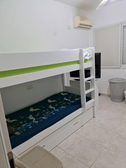 Bedroom, bunk bed, air conditioner