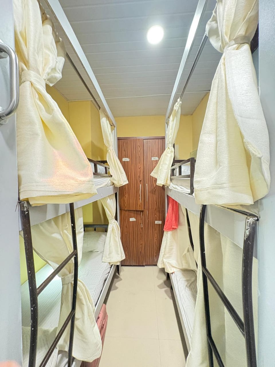 Bed, Photo of the whole room, Bedroom, bunk bed, locker, wardrobe, air conditioner