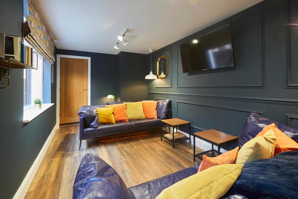 TV and multimedia, Living room, Seating area