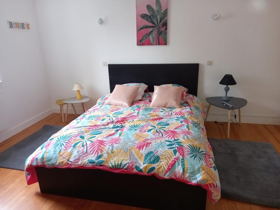 Bed, Bedroom