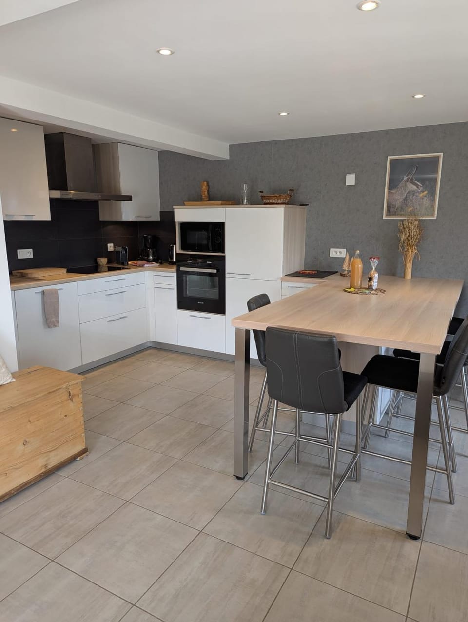 Dining area, dishwasher, oven, stove