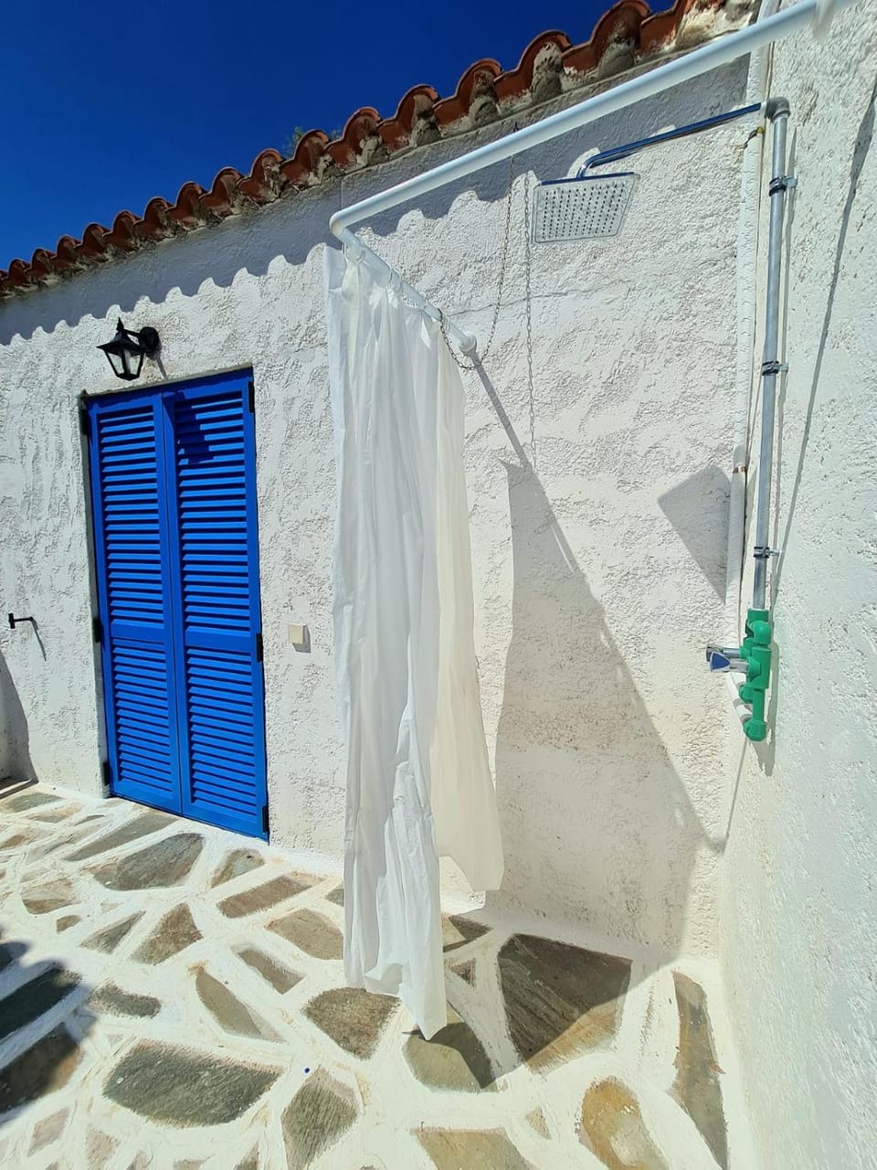 Shower, Day