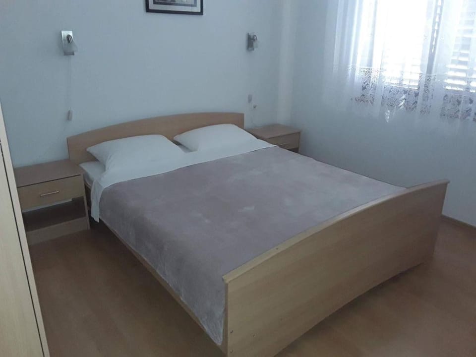 Apartmani Kenđel 2 Apartment in Tisno