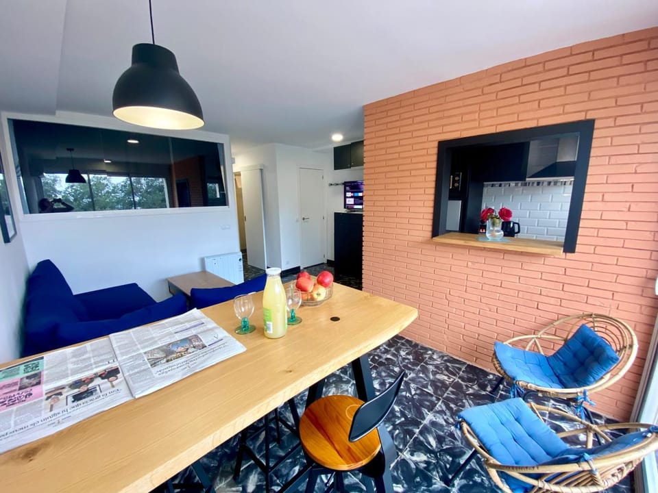 Living room, Dining area