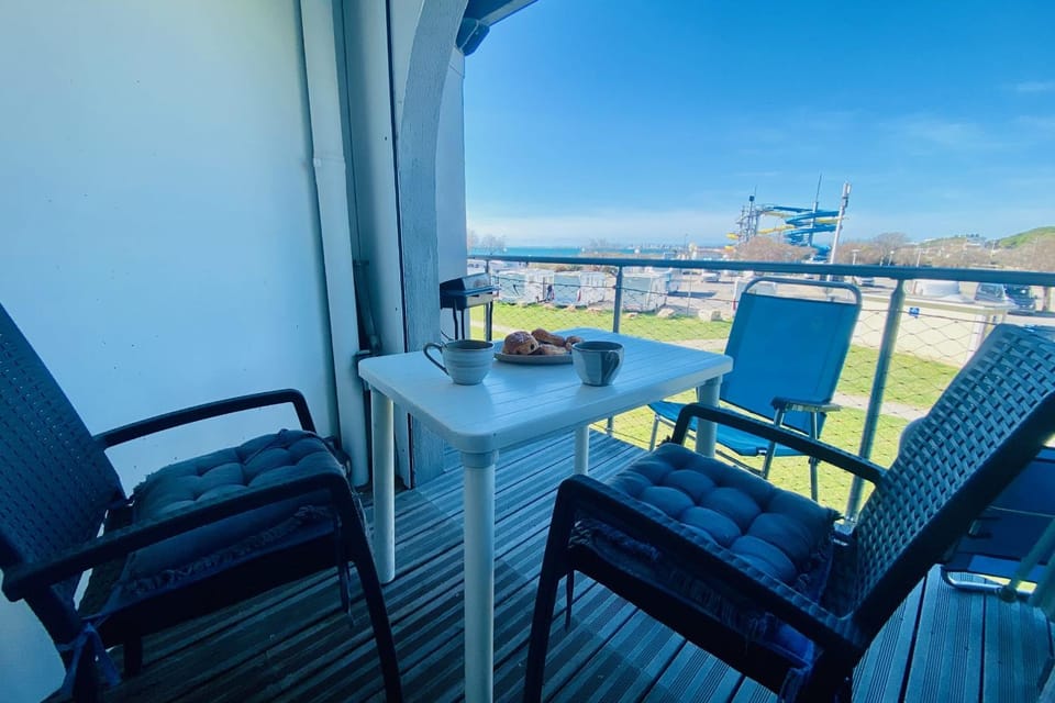 Patio, Day, Natural landscape, View (from property/room), Balcony/Terrace, Sea view