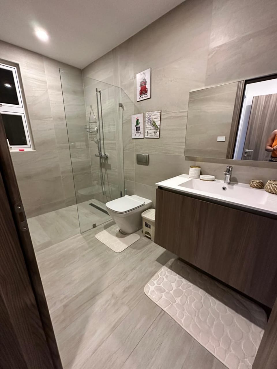 Shower, Toilet, Bathroom, Bath, towels