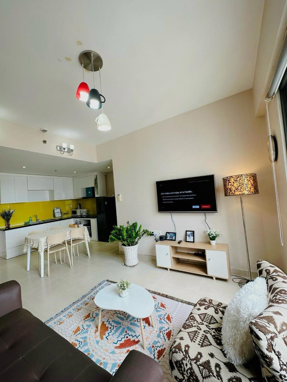 Communal lounge/ TV room, TV and multimedia, Kitchen or kitchenette, Living room, Seating area, Dining area, Evening entertainment