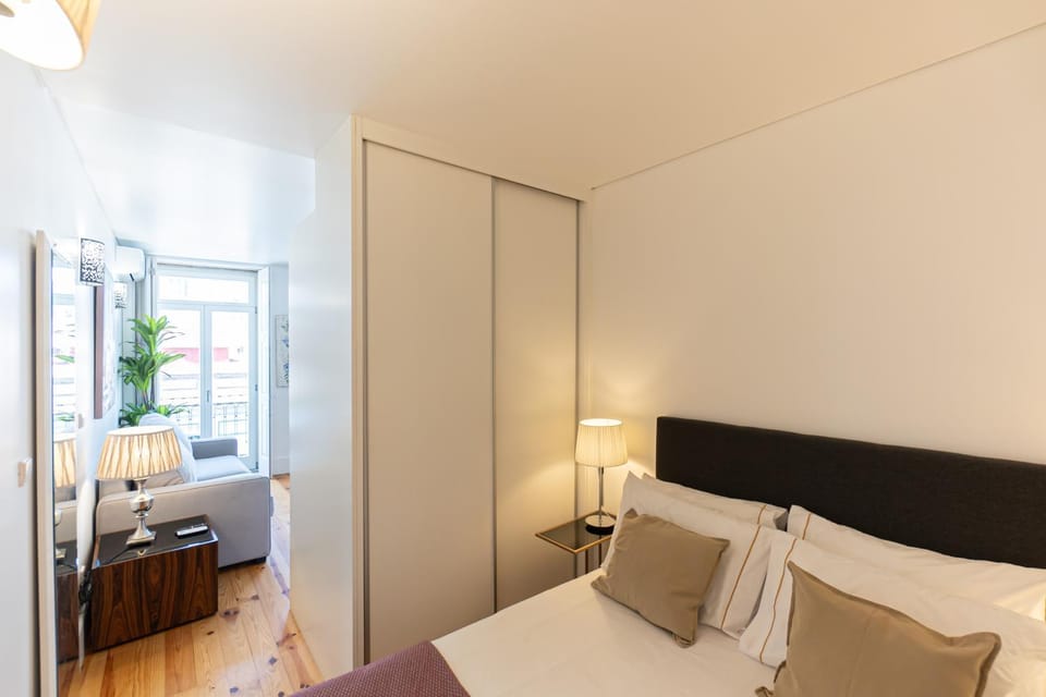 Bed, Photo of the whole room, wardrobe
