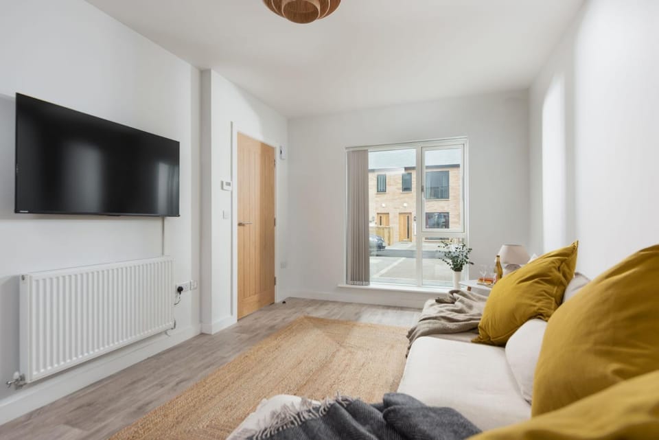 TV and multimedia, Living room, Seating area, internet