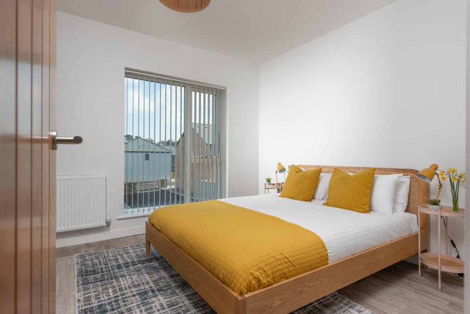 Bed, Balcony/Terrace, Photo of the whole room, Bedroom, wardrobe