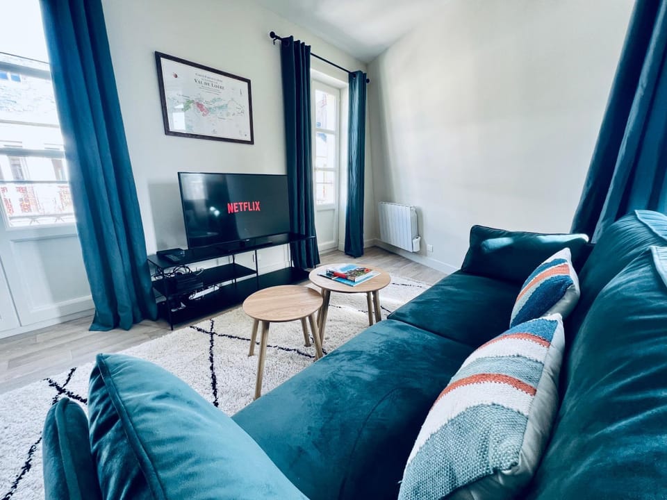 Communal lounge/ TV room, TV and multimedia, Living room, Seating area