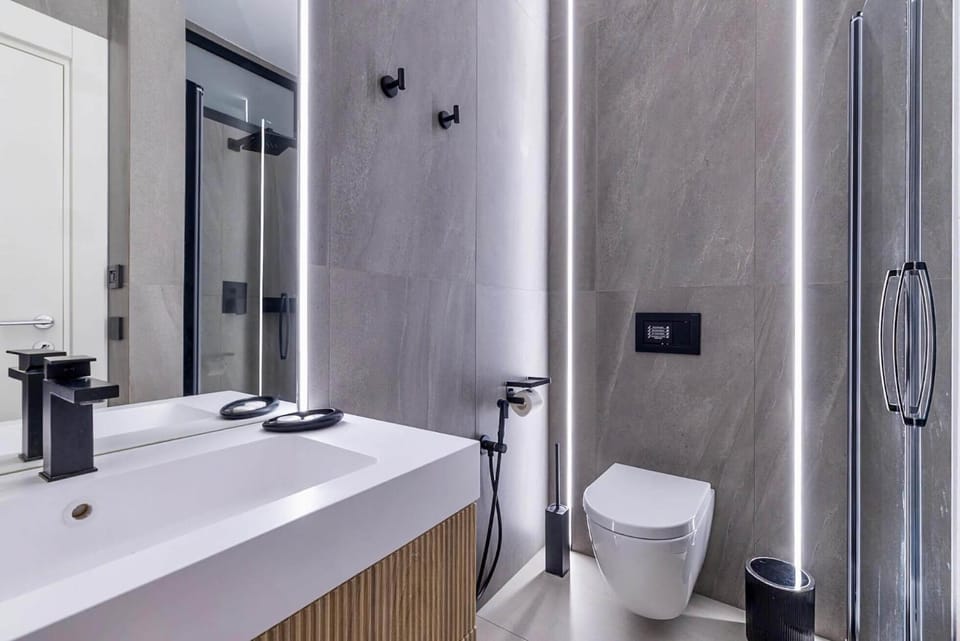 Shower, Toilet, Bathroom
