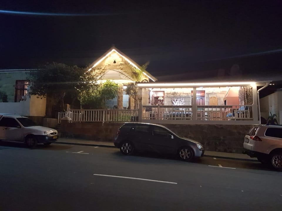 Property building, Facade/entrance, Night