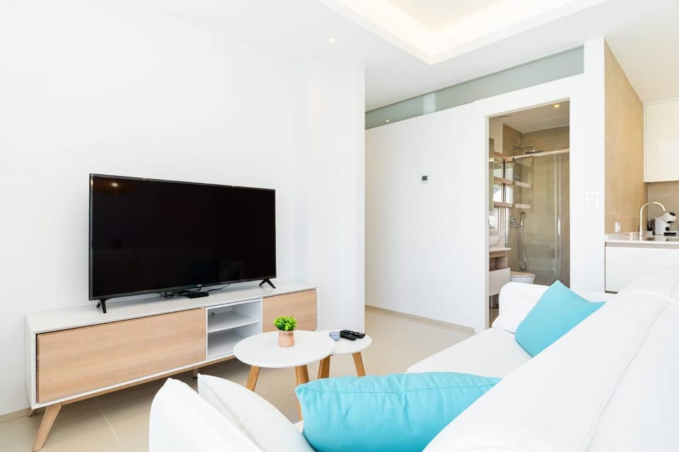 Communal lounge/ TV room, Living room
