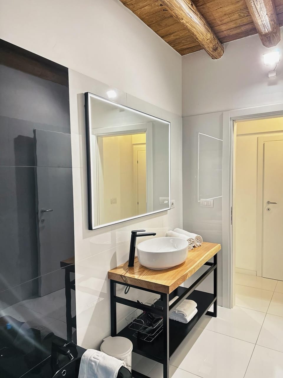 Bed, Bathroom, Bedroom