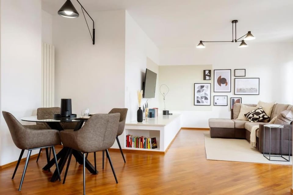 TV and multimedia, Living room, Seating area, Dining area, hair dresser