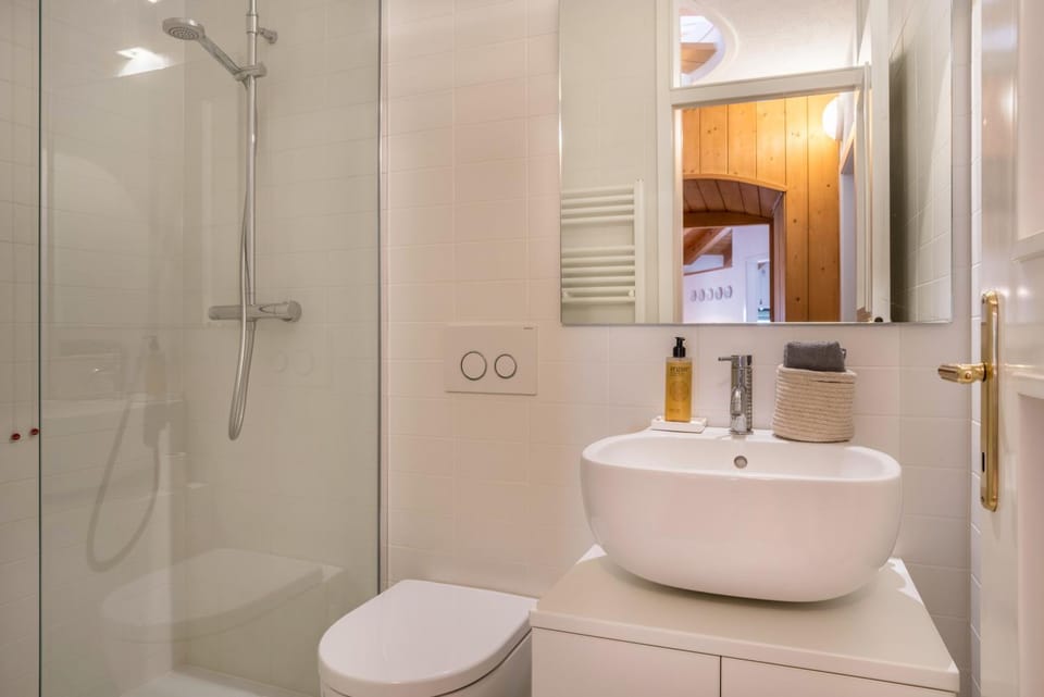 Bathroom, Living room