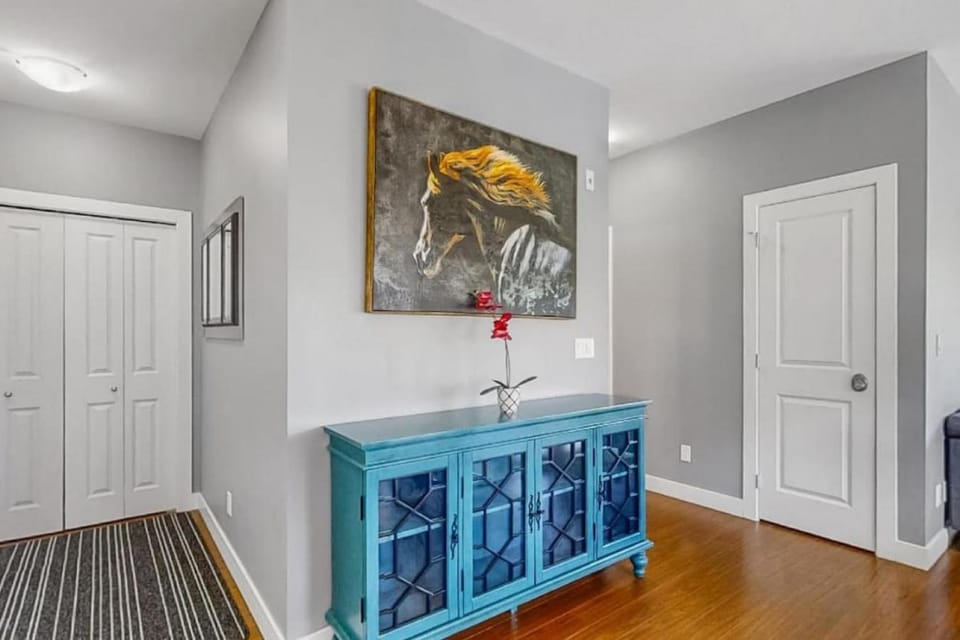 Luxury Getaway at Copper Sky 104 Apartment in West Kelowna