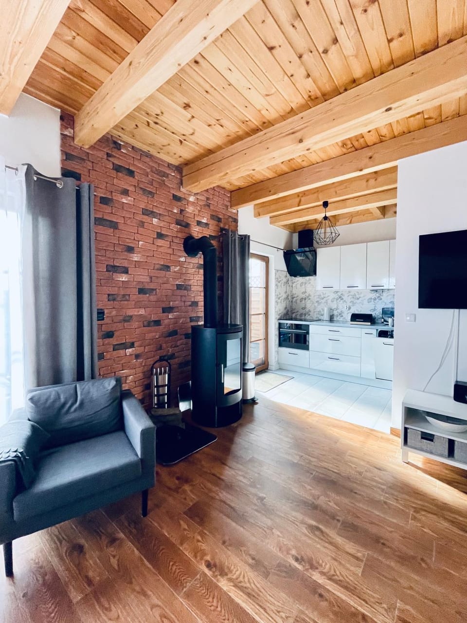 Coffee/tea facilities, minibar, stove, kitchen