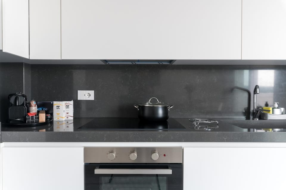 Coffee/tea facilities, Kitchen or kitchenette, pet friendly, stove