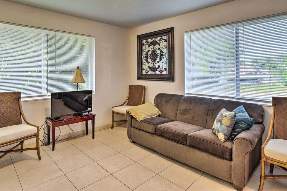 Walk to Atlantic Ave & Beach! Home w/ Yard & Patio House in Delray Beach
