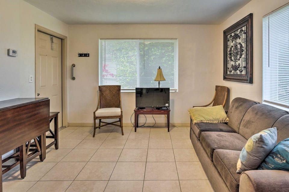 Walk to Atlantic Ave & Beach! Home w/ Yard & Patio House in Delray Beach