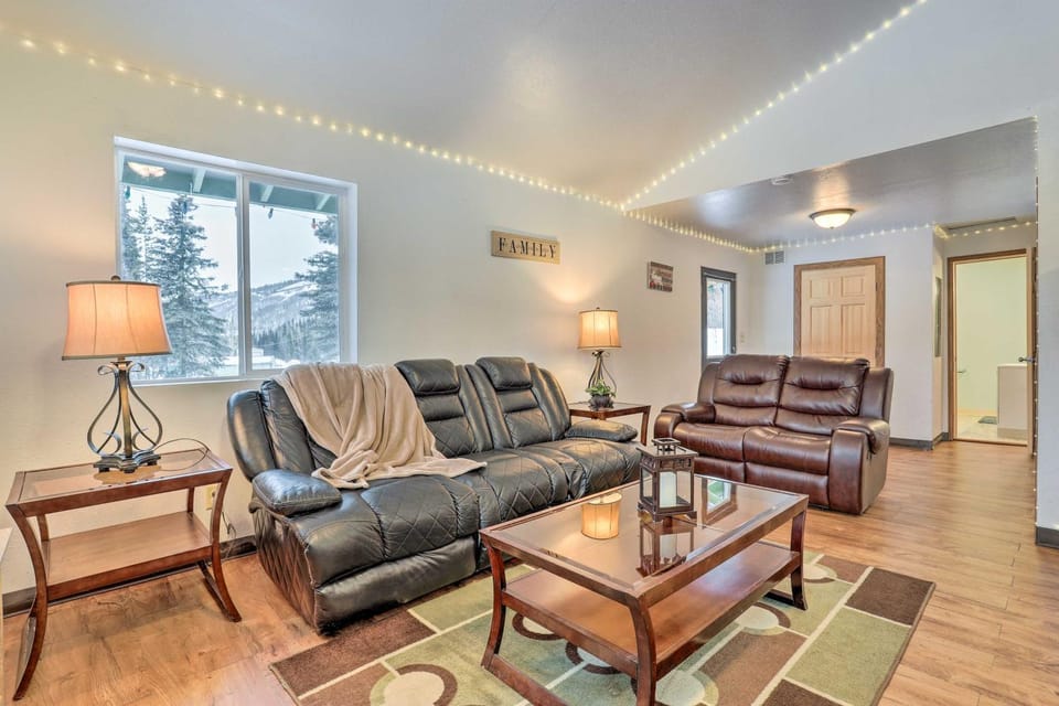 Alaskan Retreat Near Matanuska Glacier & River! House in Alaska