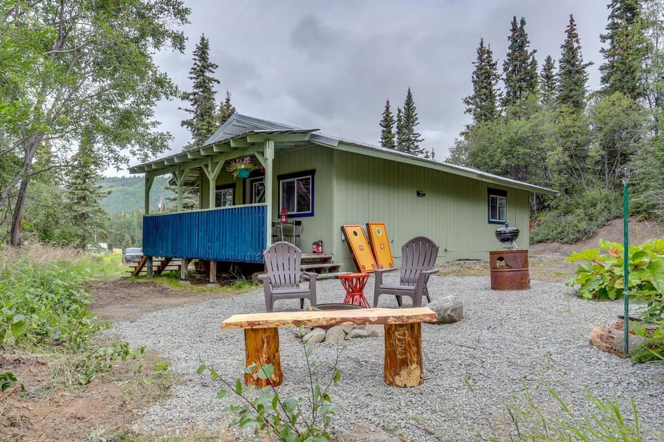 Alaskan Retreat Near Matanuska Glacier & River! House in Alaska