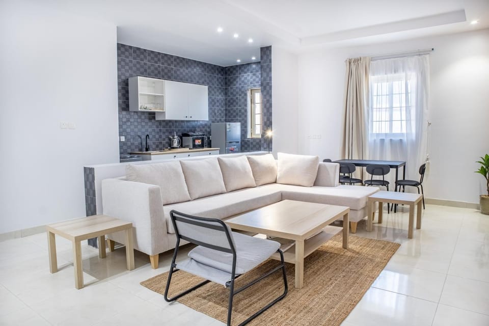 Kitchen or kitchenette, Living room, Seating area, Dining area, minibar