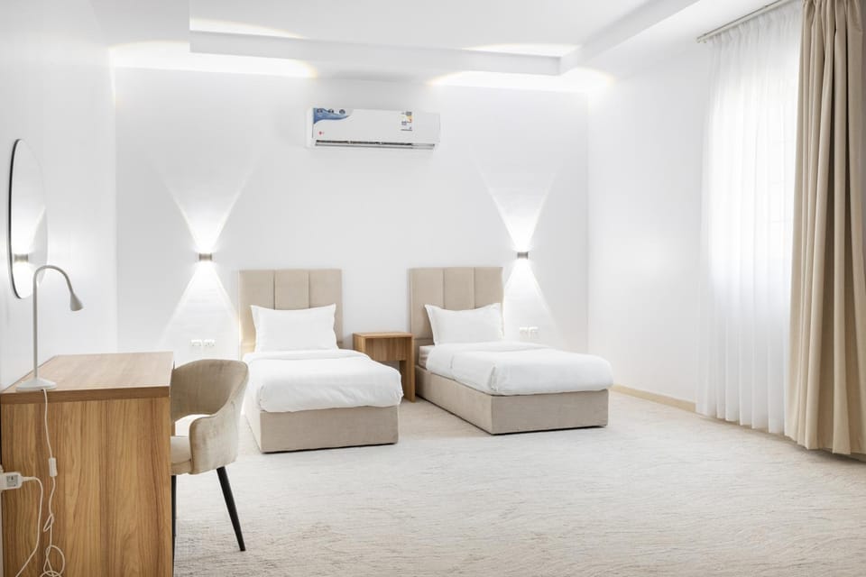 Bed, Photo of the whole room, Bedroom, air conditioner