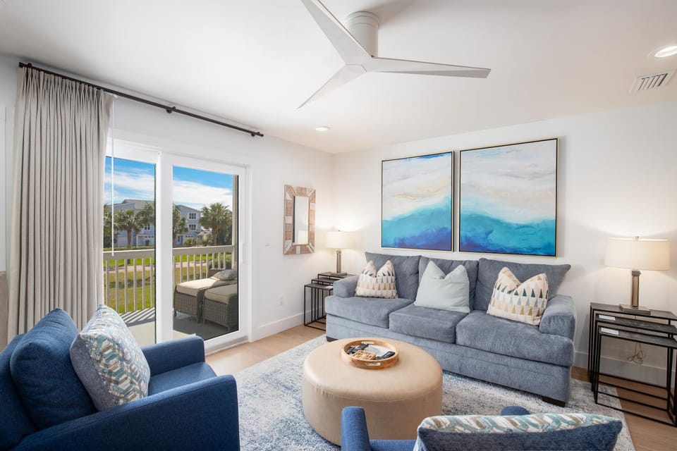 Steps to Beach, Community Pool, Beach View, Luxury House in South Walton County