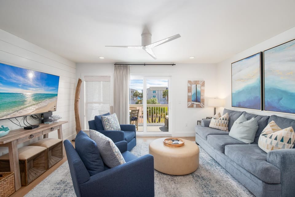 Steps to Beach, Community Pool, Beach View, Luxury House in South Walton County