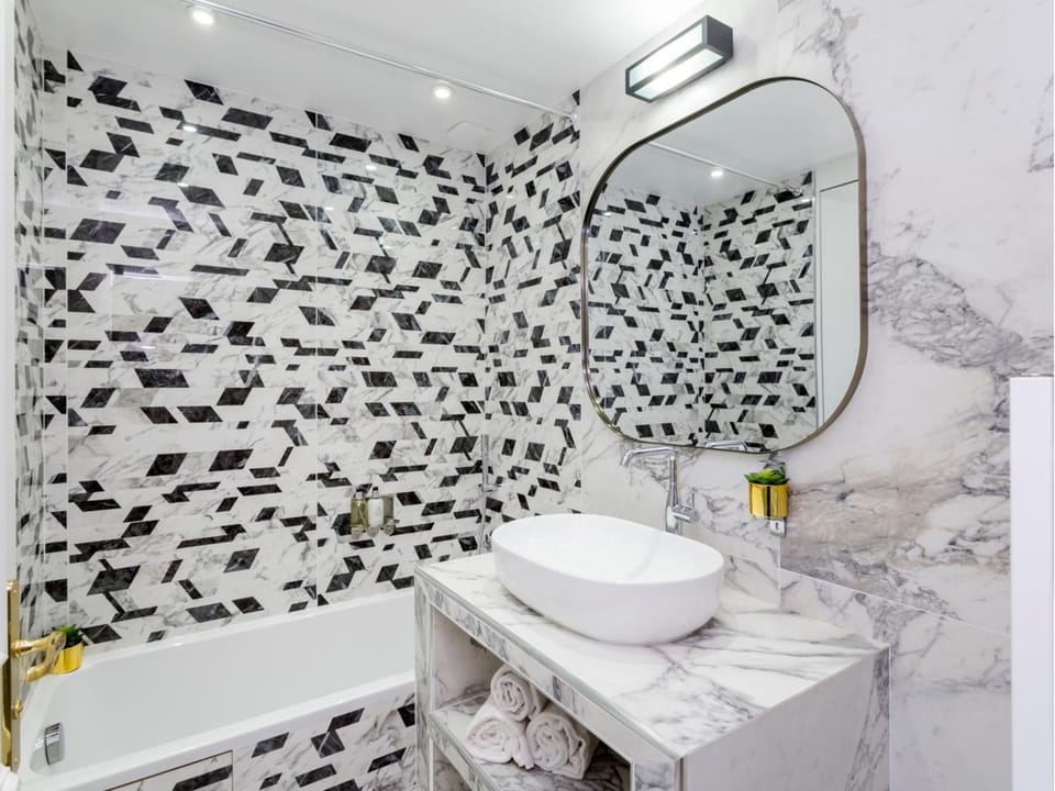 Bathroom, Bath