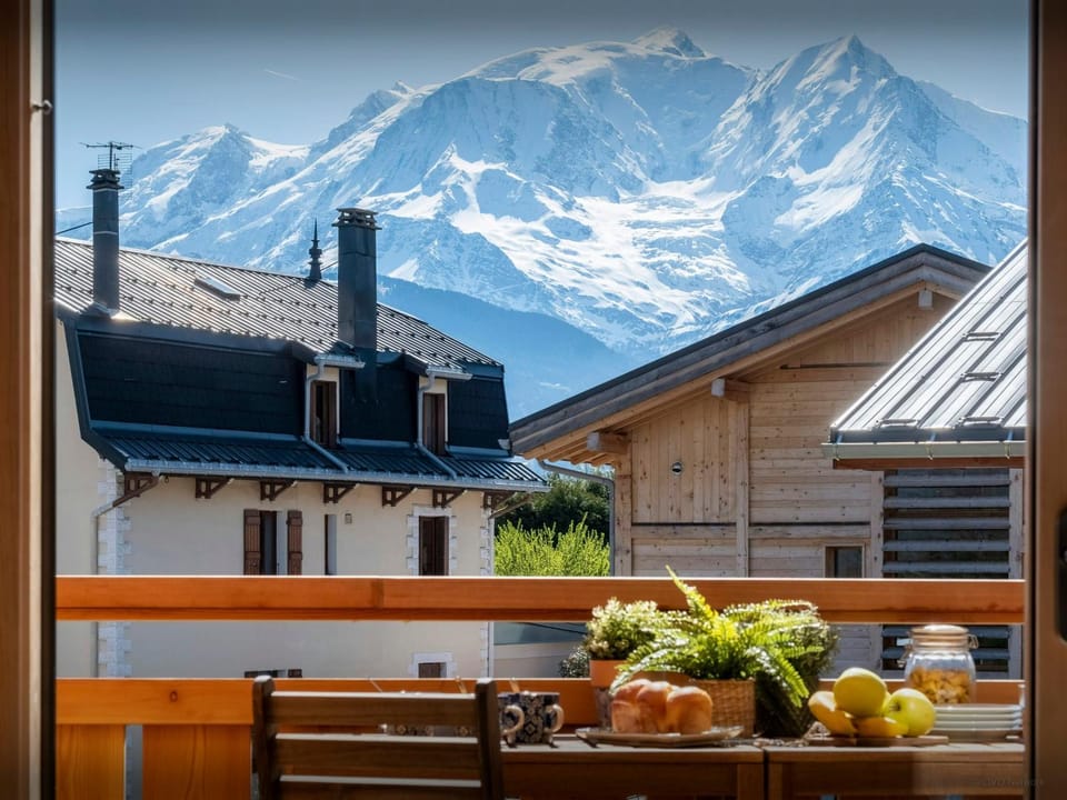 Day, Natural landscape, View (from property/room), Balcony/Terrace, Mountain view