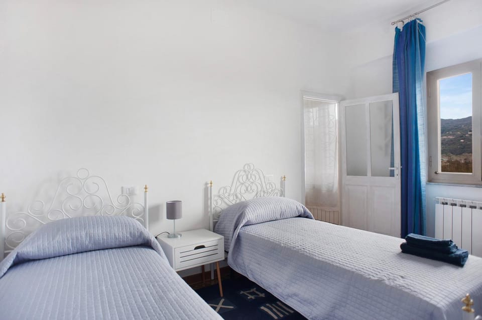 Property building, Living room, Bedroom