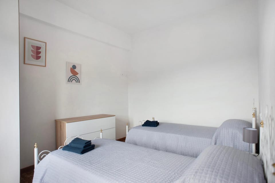 Property building, Living room, Bedroom