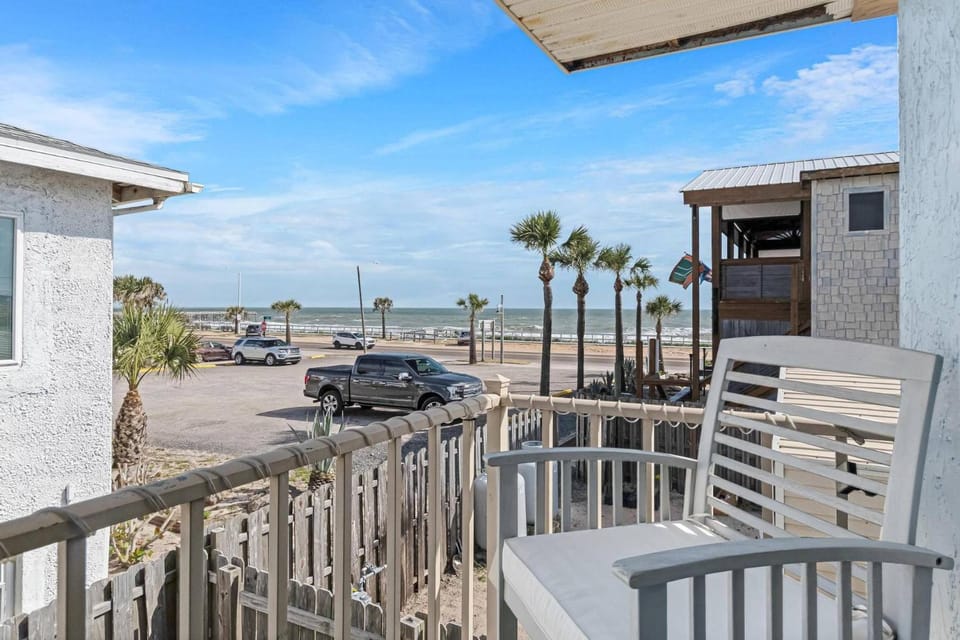 Pirate Beach Hideaway | Flagler Beach House in Flagler Beach