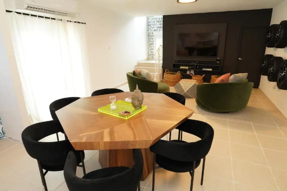Living room, Seating area, Dining area